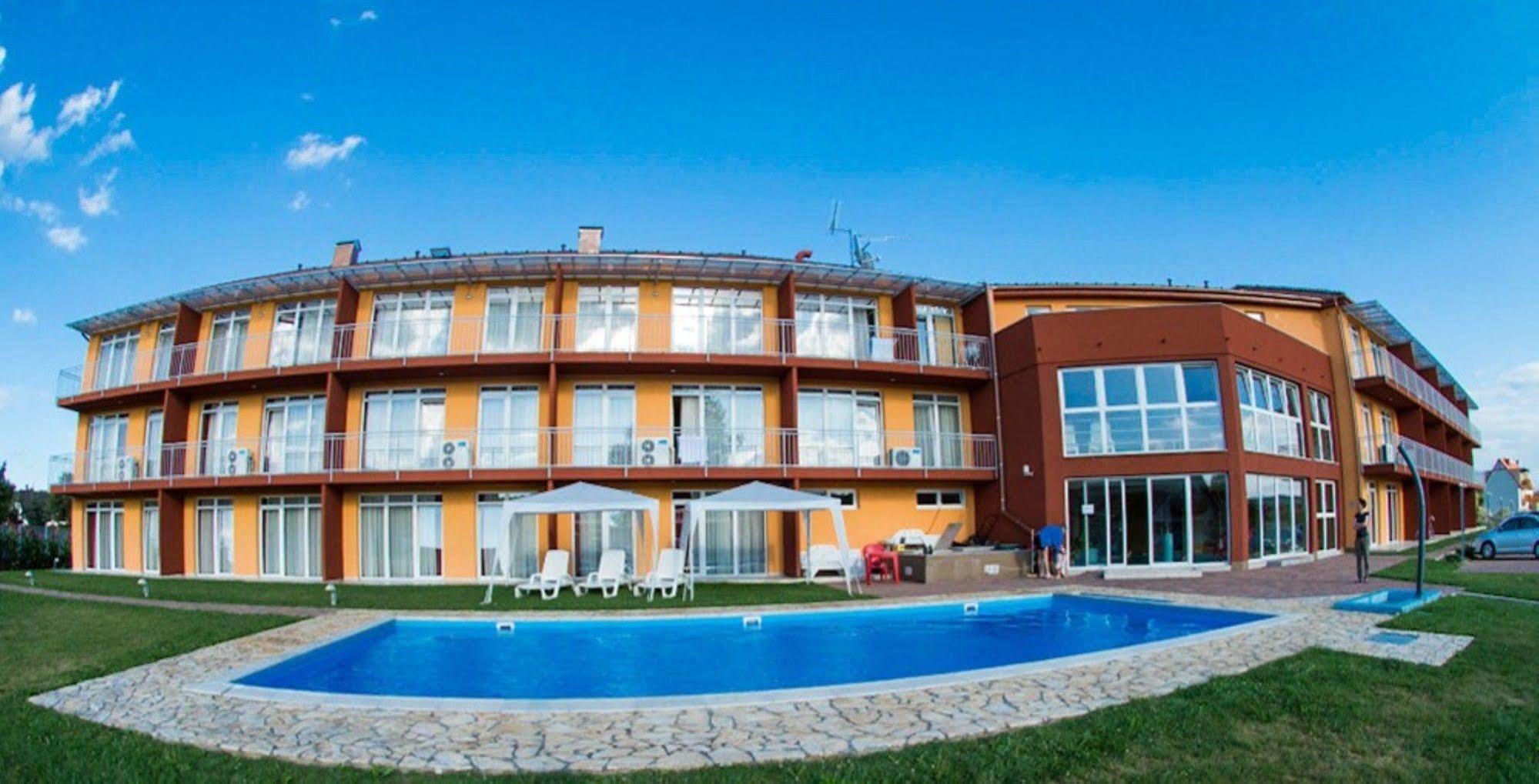 Kehida Family Resort Kehidakustány Dış mekan fotoğraf