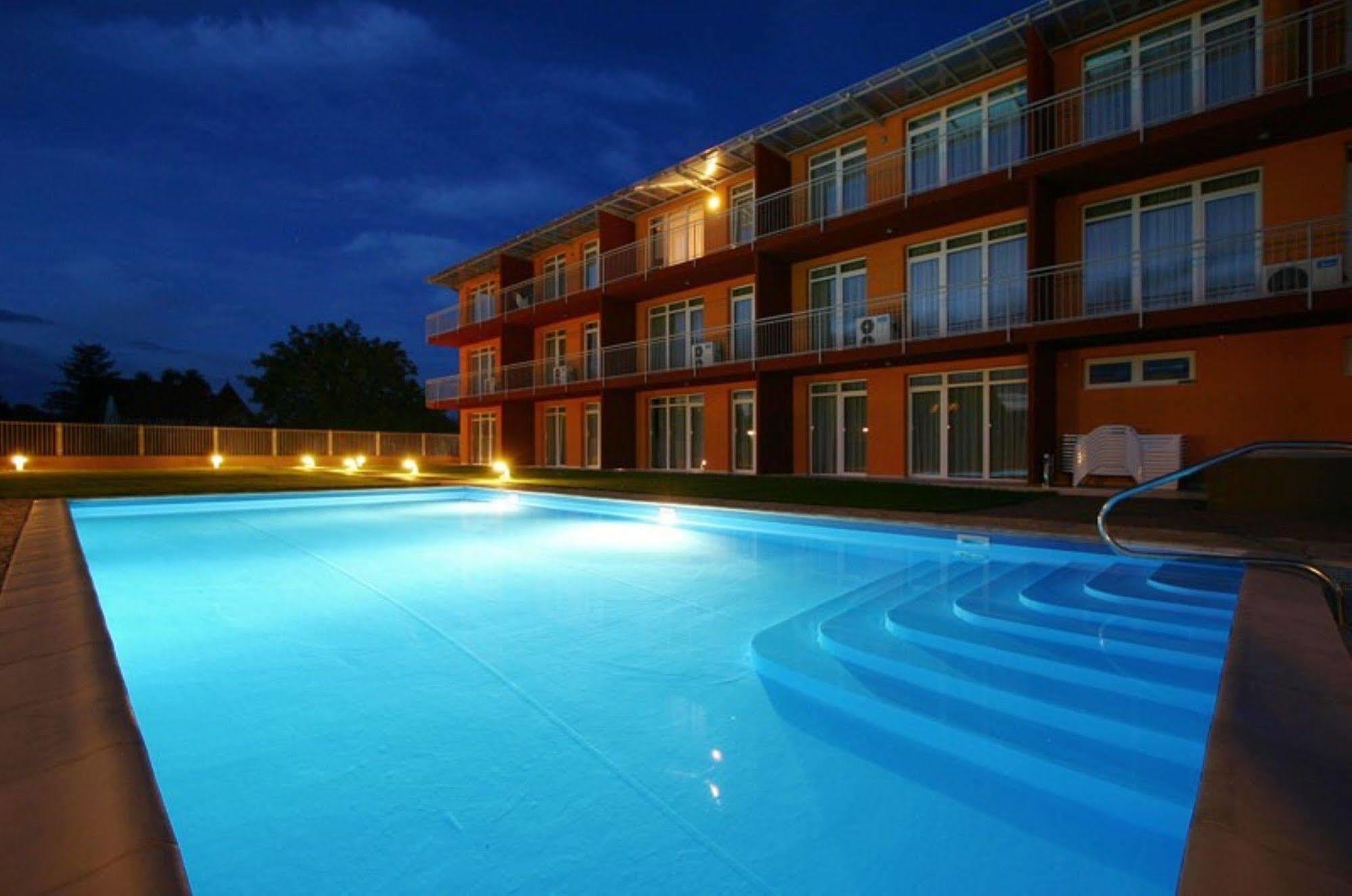 Kehida Family Resort Kehidakustány Dış mekan fotoğraf